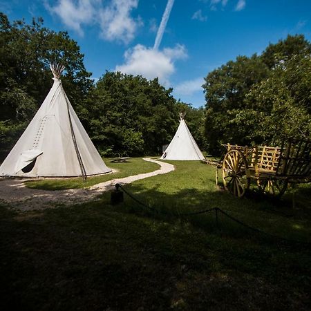 Hotel Tipi Au Logis De L'Espoir Jauldes Exterior foto
